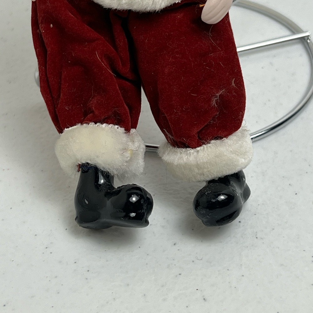 Vintage 1986 Enesco Santa Christmas Ornament Porcelain Face Hands Taiwan - Picture 5 of 12